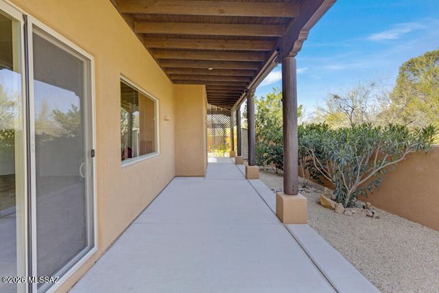 5660 W Triangle X Place, Tucson, AZ 85713