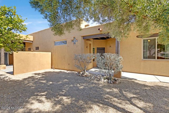 5660 W Triangle X Place, Tucson, AZ 85713