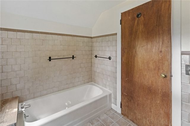 90 Hilltop Road, East Providence, RI 02914