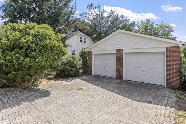 90 Hilltop Road, East Providence, RI 02914