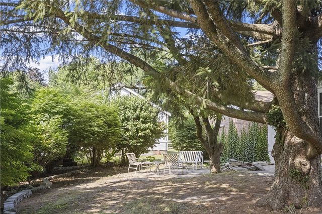 90 Hilltop Road, East Providence, RI 02914