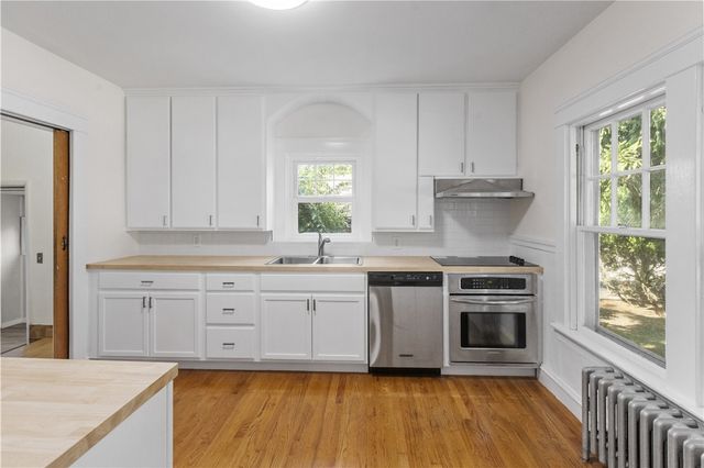 90 Hilltop Road, East Providence, RI 02914