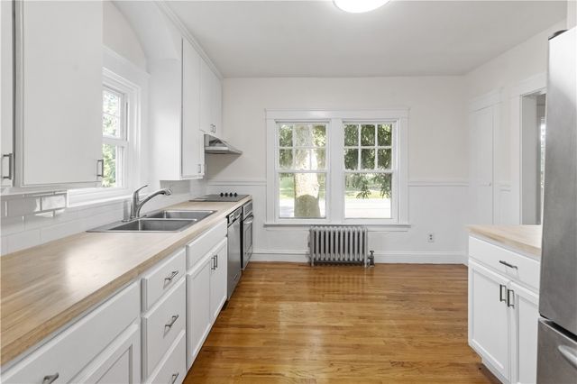 90 Hilltop Road, East Providence, RI 02914