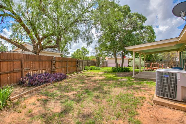 242 Burlington Road, San Angelo, TX 76901