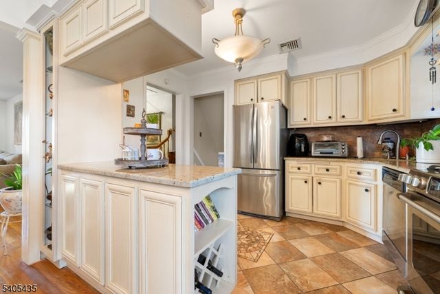 437 Durling Rd, Union Twp., NJ 07083