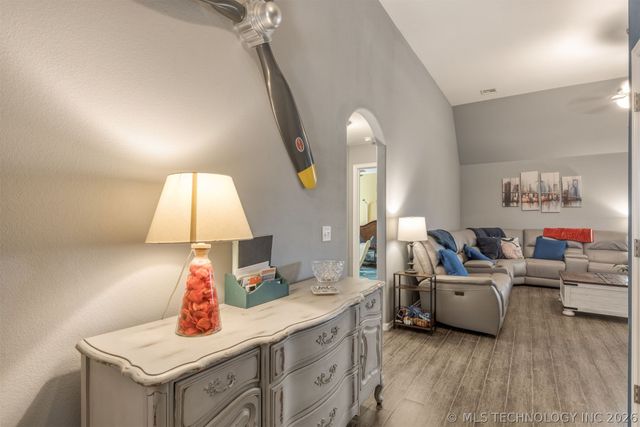 10302 N 98th East Avenue, Owasso, OK 74055