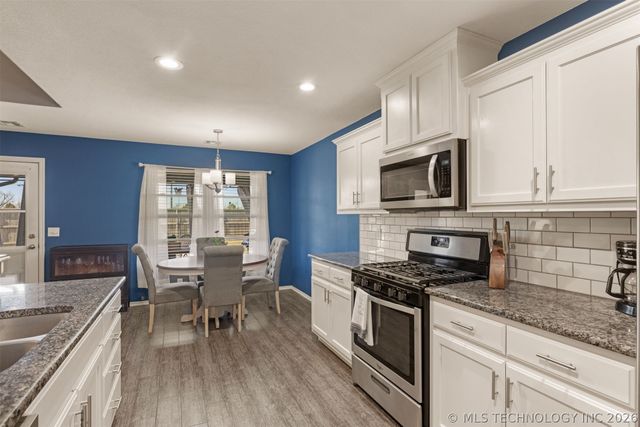 10302 N 98th East Avenue, Owasso, OK 74055