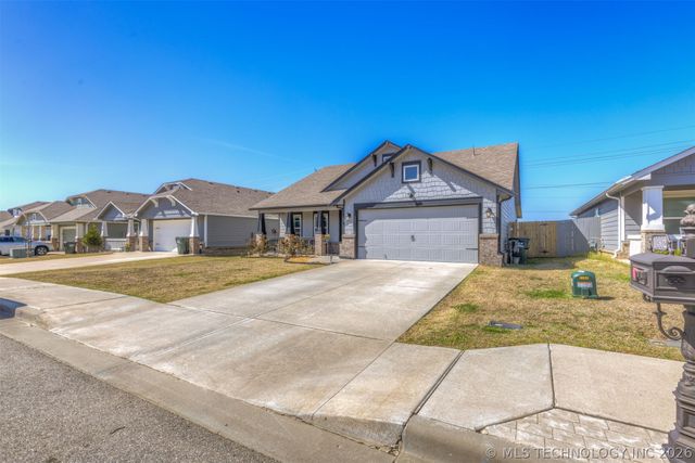 10302 N 98th East Avenue, Owasso, OK 74055