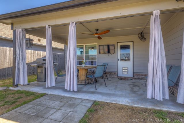 10302 N 98th East Avenue, Owasso, OK 74055