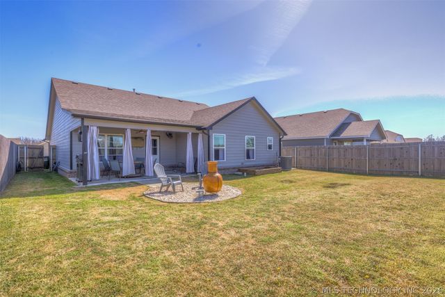10302 N 98th East Avenue, Owasso, OK 74055
