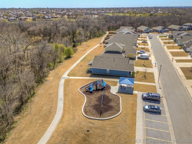 10302 N 98th East Avenue, Owasso, OK 74055