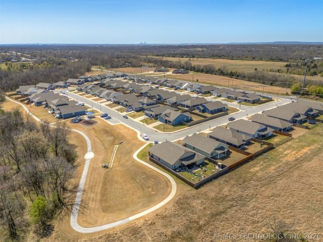 10302 N 98th East Avenue, Owasso, OK 74055