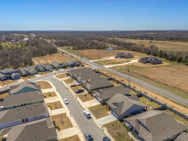 10302 N 98th East Avenue, Owasso, OK 74055