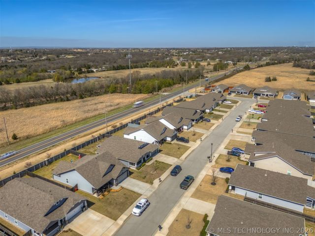 10302 N 98th East Avenue, Owasso, OK 74055