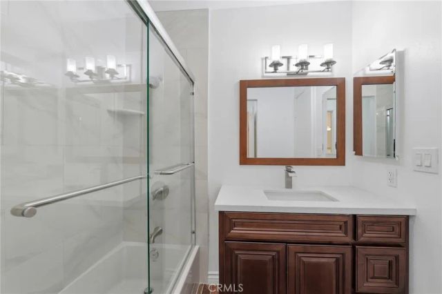 8633 Balboa 20, Northridge, CA 91325