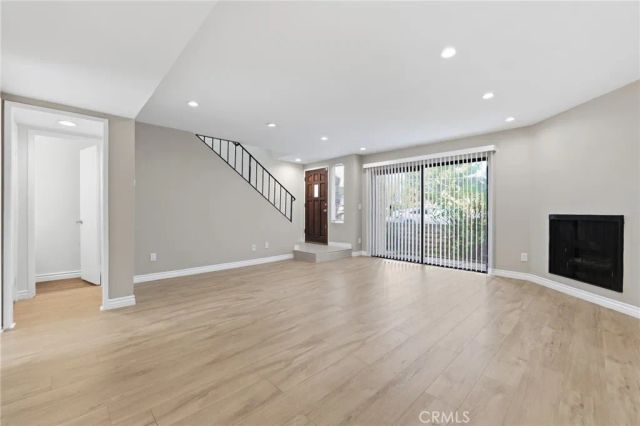 8633 Balboa 20, Northridge, CA 91325