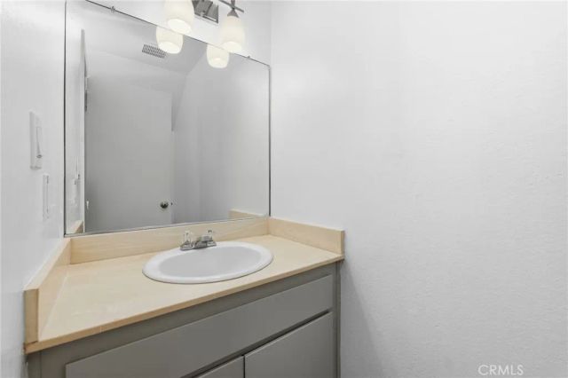 8633 Balboa 20, Northridge, CA 91325