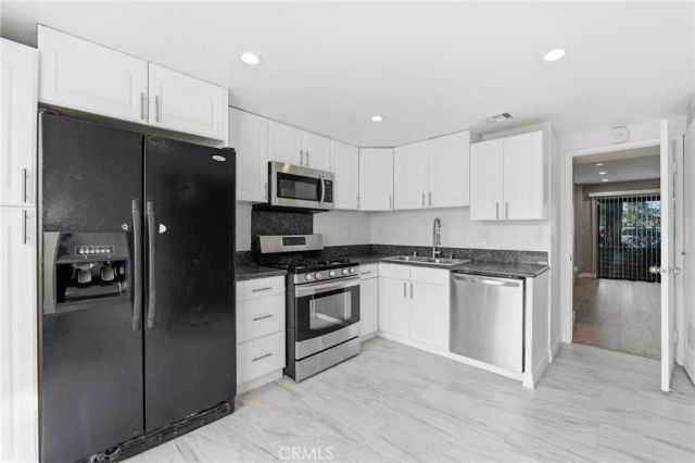 8633 Balboa 20, Northridge, CA 91325