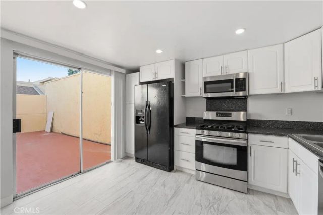 8633 Balboa 20, Northridge, CA 91325