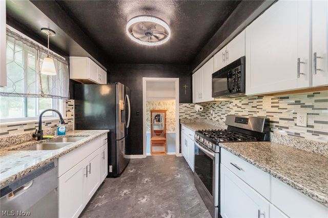 8617 Broadview Road, Broadview Heights, OH 44147