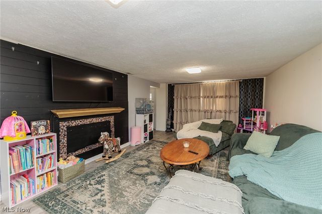 8617 Broadview Road, Broadview Heights, OH 44147