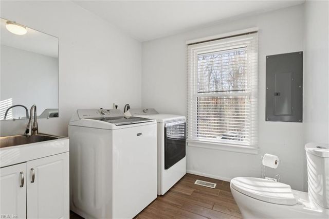 2210 Wolfsnare RD, Virginia Beach, VA 23454