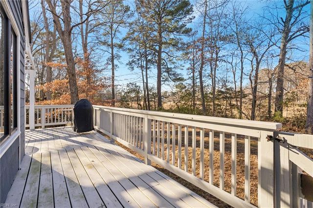 2210 Wolfsnare RD, Virginia Beach, VA 23454