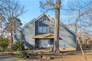2210 Wolfsnare RD, Virginia Beach, VA 23454