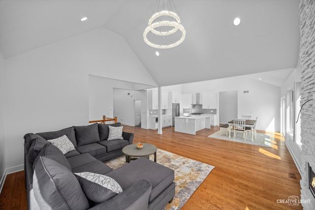 7625 Dunham Road, Woodridge, IL 60517