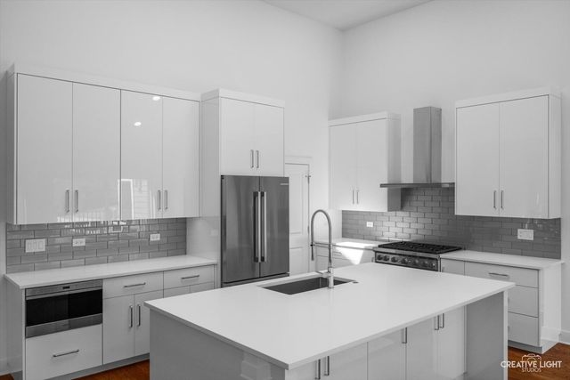 7625 Dunham Road, Woodridge, IL 60517