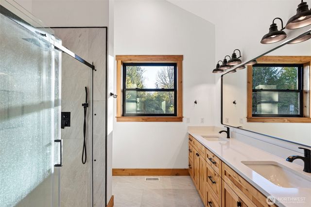 42524 Dean Kreger Rd E, Eatonville, WA 98328