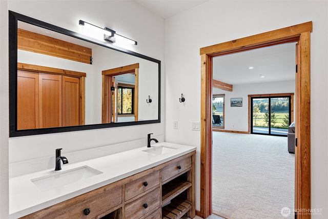 42524 Dean Kreger Rd E, Eatonville, WA 98328