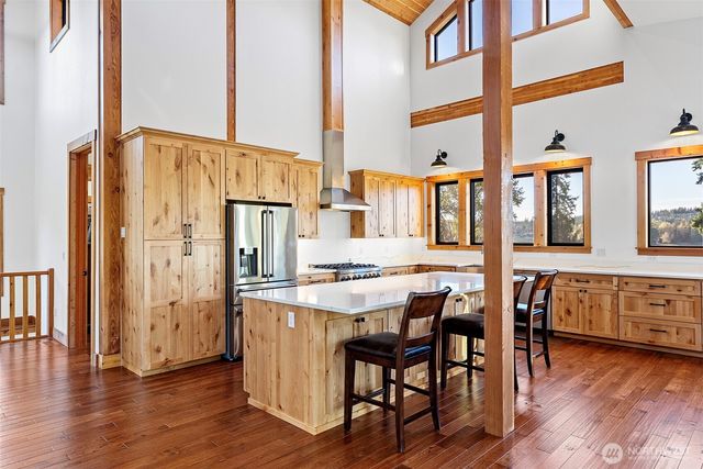 42524 Dean Kreger Rd E, Eatonville, WA 98328