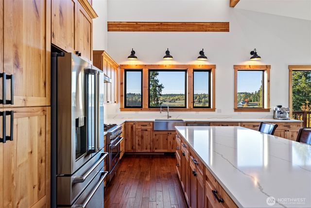 42524 Dean Kreger Rd E, Eatonville, WA 98328