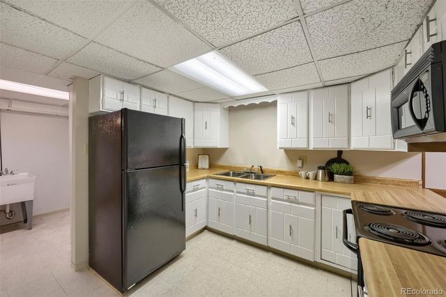 8107 W 71st Place, Arvada, CO 80004
