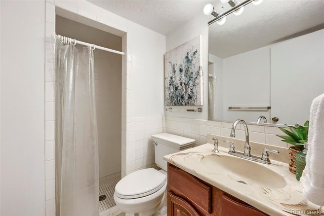 8107 W 71st Place, Arvada, CO 80004