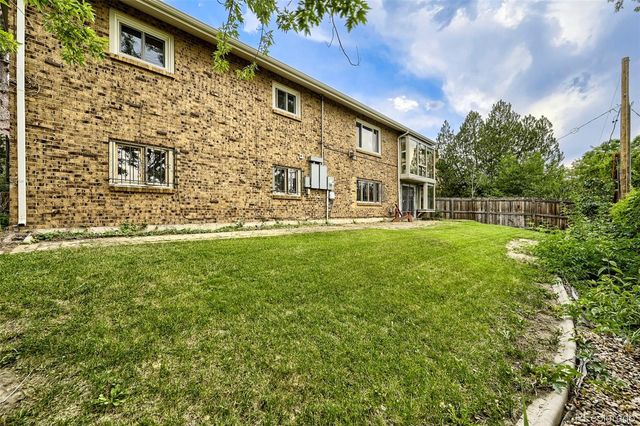 8107 W 71st Place, Arvada, CO 80004