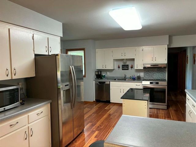 2944 Saturn Avenue, Eau Claire, WI 54703