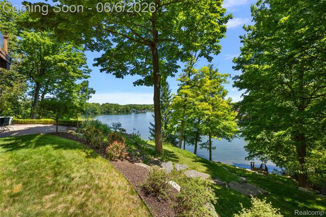 781 Windy Fields Court, Addison Township, MI 48367