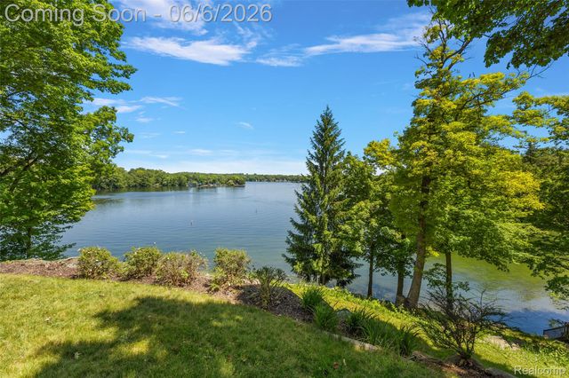 781 Windy Fields Court, Addison Township, MI 48367