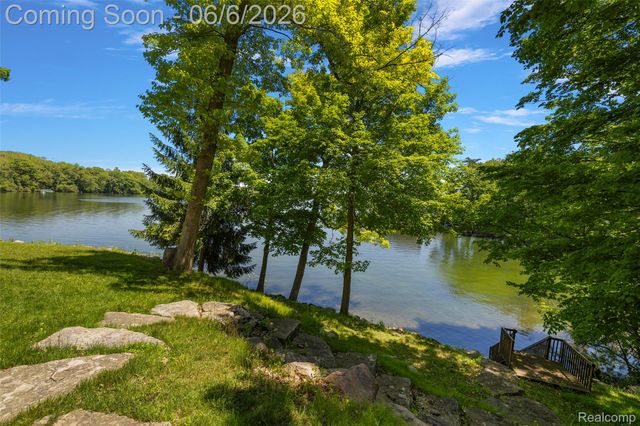 781 Windy Fields Court, Addison Township, MI 48367
