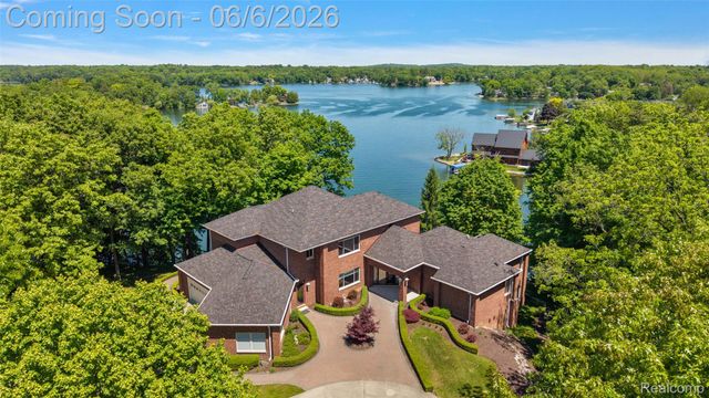 781 Windy Fields Court, Addison Township, MI 48367
