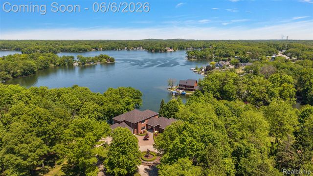 781 Windy Fields Court, Addison Township, MI 48367
