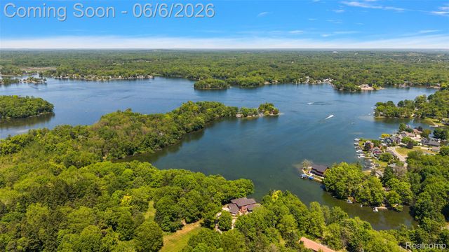 781 Windy Fields Court, Addison Township, MI 48367