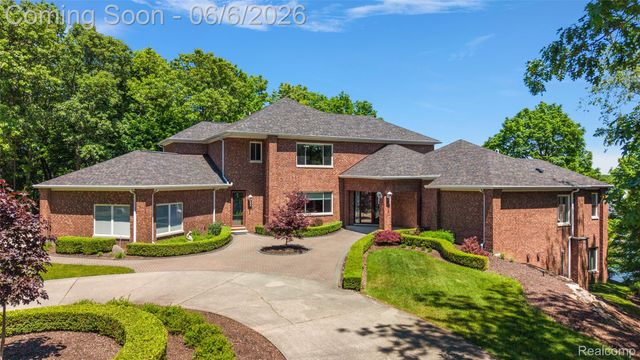 781 Windy Fields Court, Addison Township, MI 48367