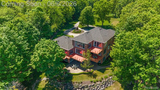 781 Windy Fields Court, Addison Township, MI 48367