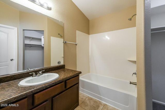 28953 N Coal Avenue, San Tan Valley, AZ 85143