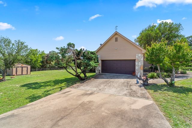 157 Wharton Rd, Kerrville, TX 78028