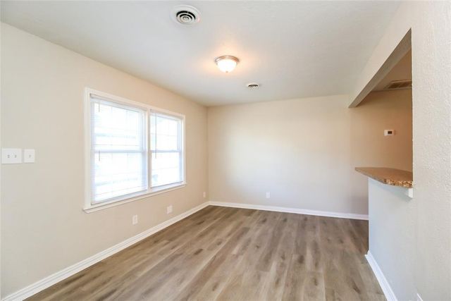 1105 S Locust Commons, Midwest City, OK 73110