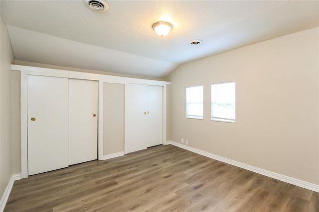 1105 S Locust Commons, Midwest City, OK 73110